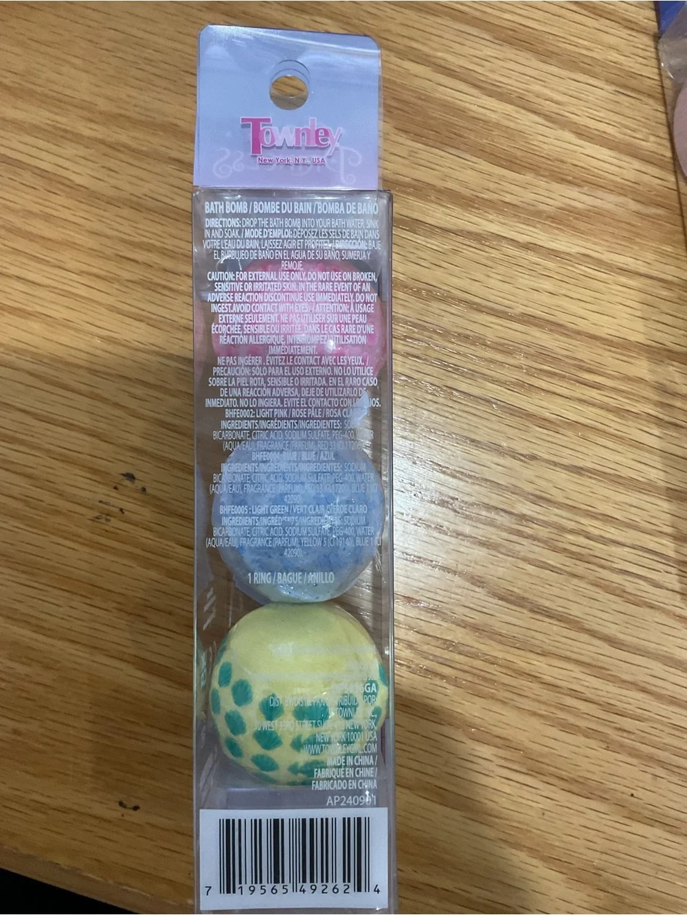 T195 - New character surprise bath bomb 3-pc set - Batman, Disney Princess, Enc
